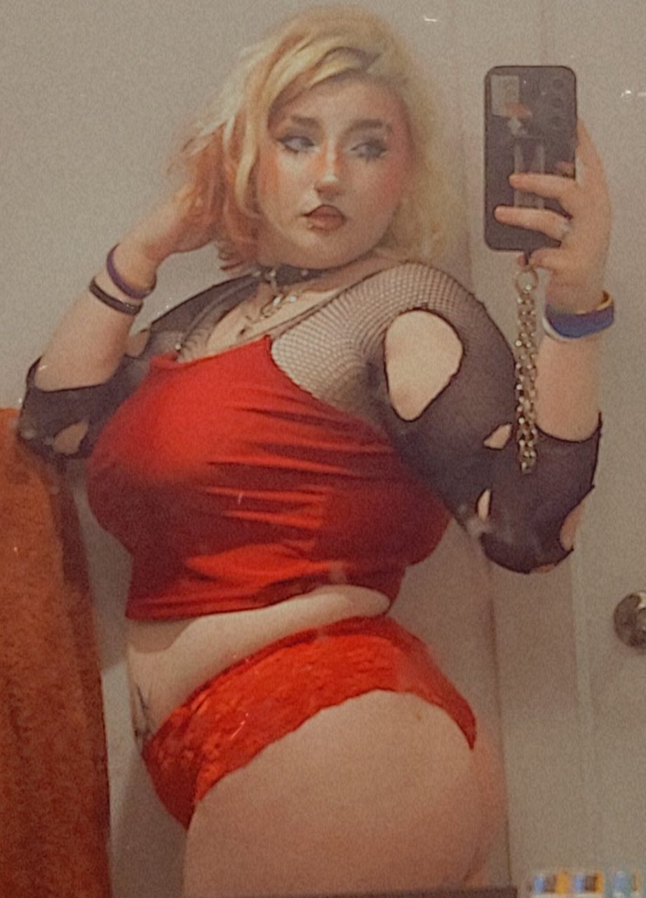 MikaXoXo