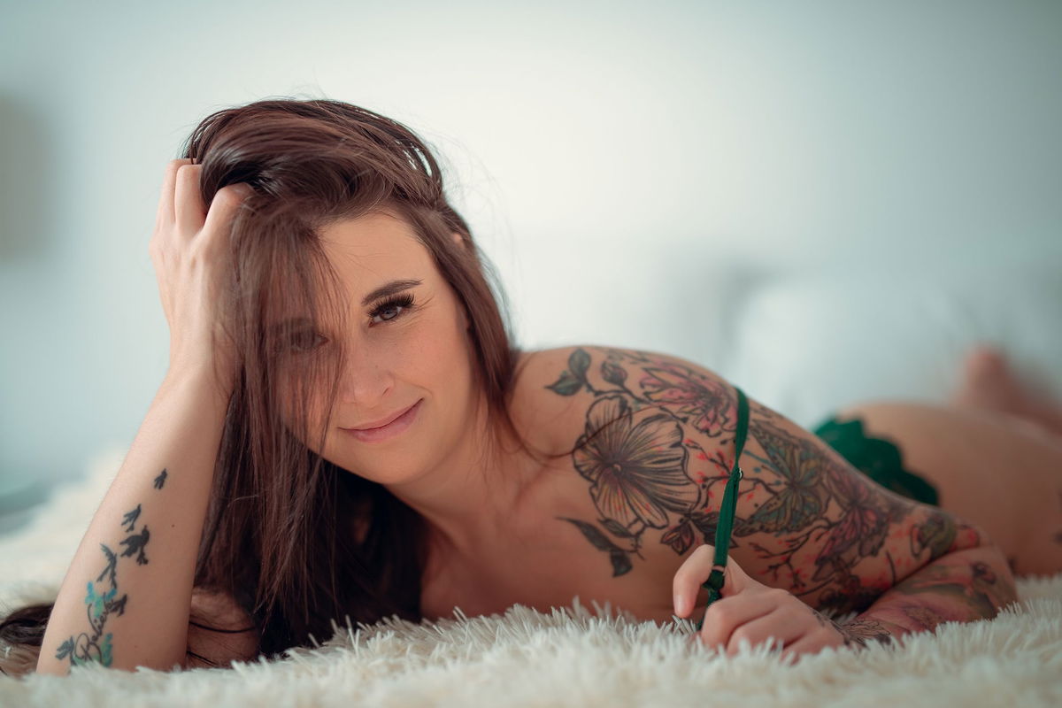 missbrunette