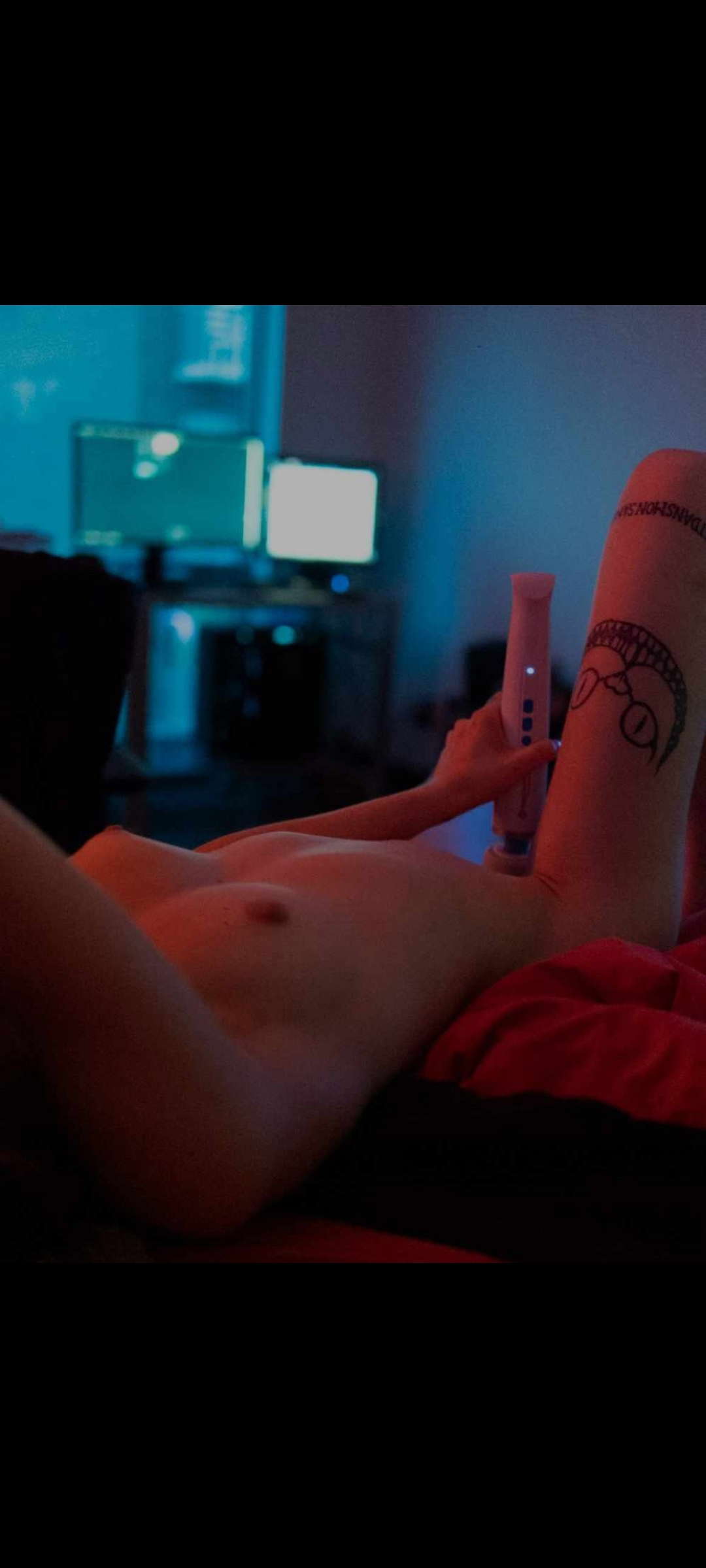 HornyYoungLadie