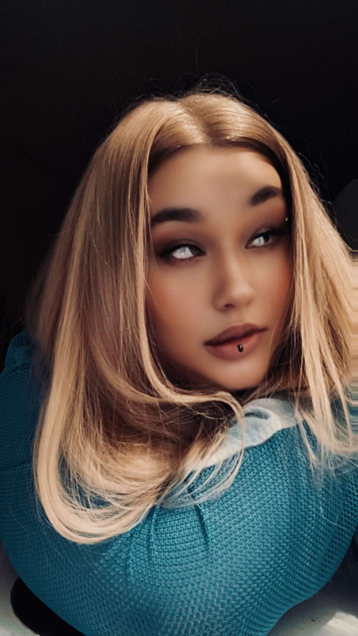 Blondasse23