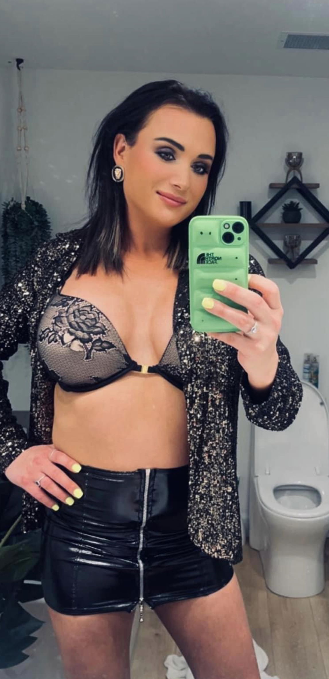 LilyQUEEN-ANAL-MTL-24AVRI