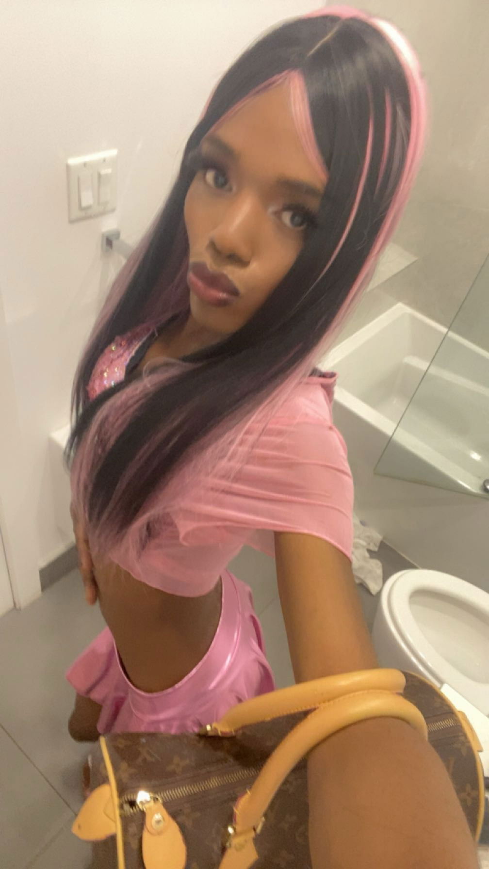 pinkyy
