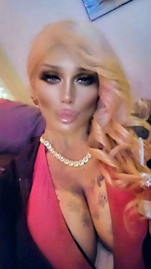 PromoLARACROFTXTRANSEX