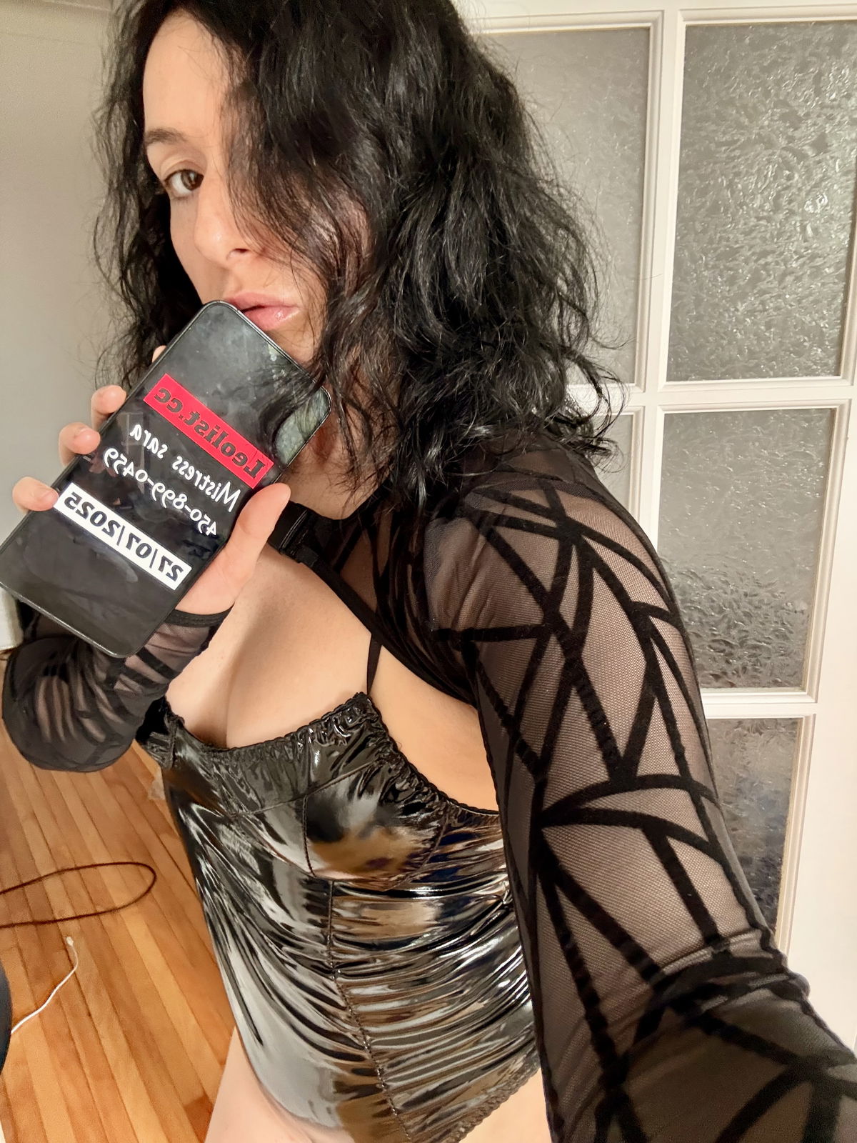 Mistress-Sara
